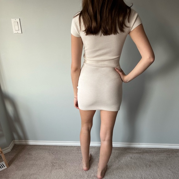 Babaton Ivory Ribbed Top - Picture 3 of 9